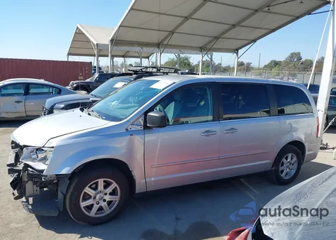2010 Chrysler Town & Country New Lx из США, поврежденный, VIN 2A4RR2D14AR414721